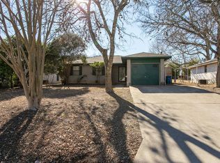 411 Peterson Dr, Kerrville, TX 78028