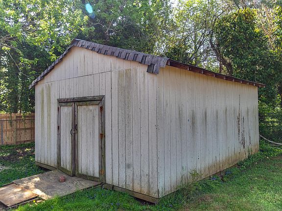 3rd image of 9008 Stately Cir