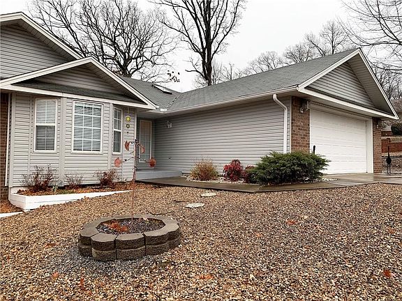 2nd image of 10 Campbell Ln