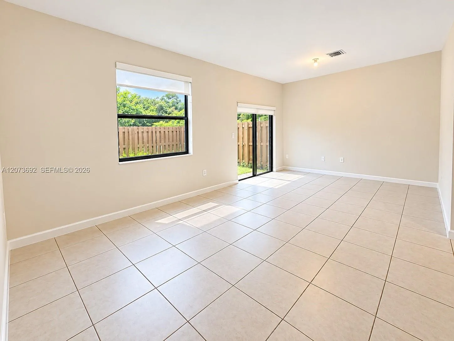 4 bed, 1820 sqft, $3,100 — Photo 4