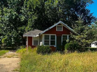 227 N 6th St, West Helena, AR 72390