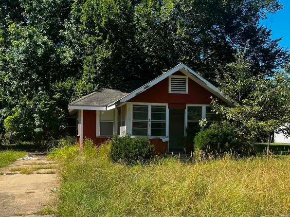 227 N 6th St, West Helena, AR 72390