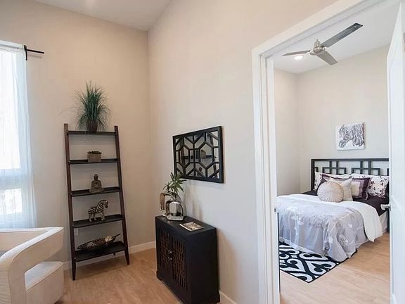 4th image of 1225 N 27th St #10756481