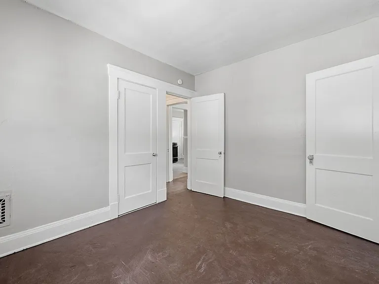 11611 Fairport Avenue — Photo 34