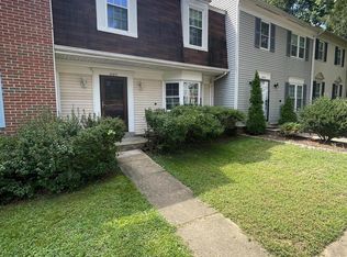 10871 Oak Green Ct, Burke, VA 22015