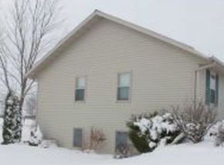W481 Middle Dr, Pulaski, WI 54162