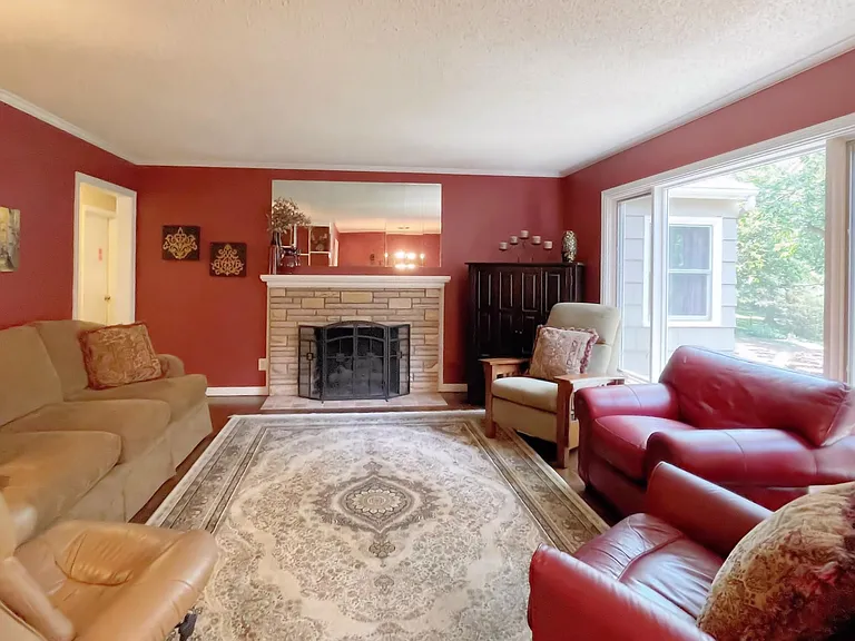 2535 W 91st St — Photo 14