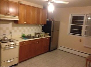 102 Oak Ridge Dr, New Haven, CT 06513