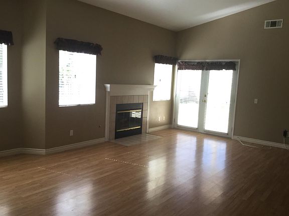 5th image of 14151 Auburn Ct