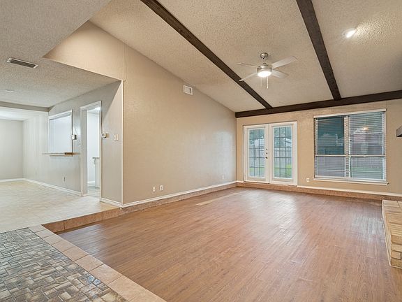 2nd image of 2221 Pueblo Dr