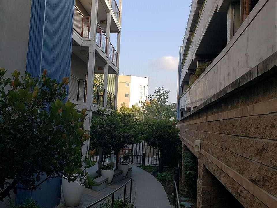 1st image of 1121 40th St APT 5102