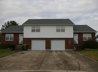 1068 N 9th St, Breese, IL 62230