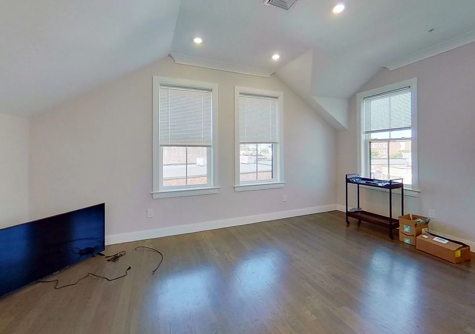 Gorgeous Allston Multi-Family Home With September Rent Waived Available 9/1/26 — Photo 4