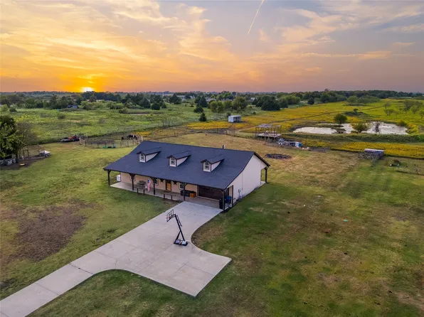 8596 NE County Road 1040, Rice, TX 75155