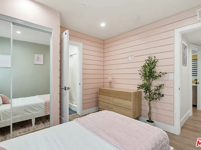 1341 N Mariposa Ave — Photo 39