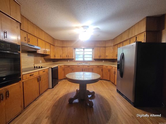 4th image of 23 Rita Dr