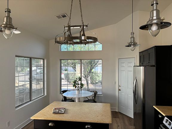 4th image of 1182 W Park Ct