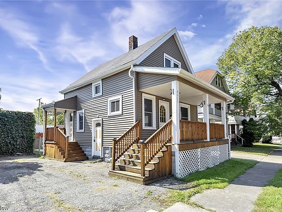 3rd image of 8002 Rosewood Ave