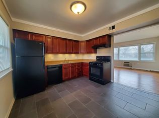 733 Dulles Rd APT F, Des Plaines, IL 60016