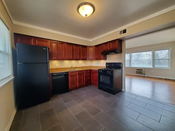 733 Dulles Rd, Des Plaines, IL