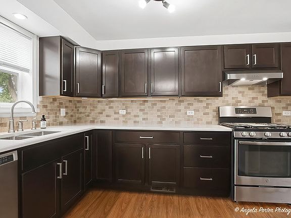 3rd image of 1124 Fulton Ave