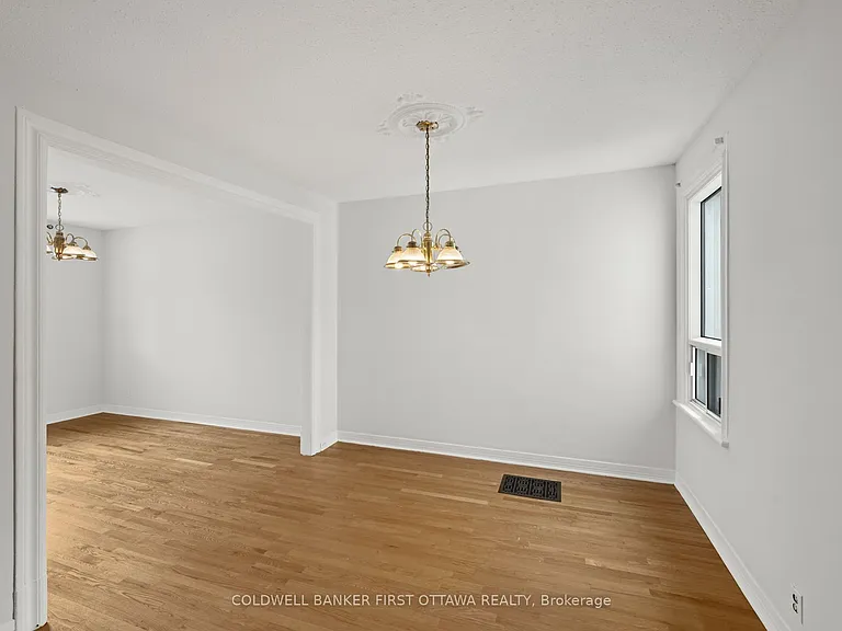 176 Rochester St — Photo 9