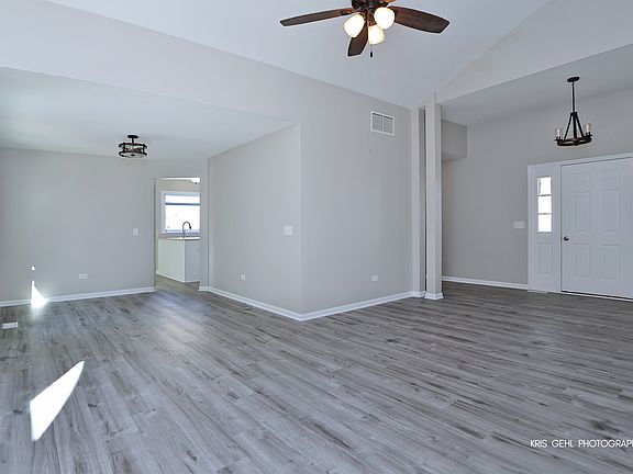 4th image of 179 Knobb Hill Ln