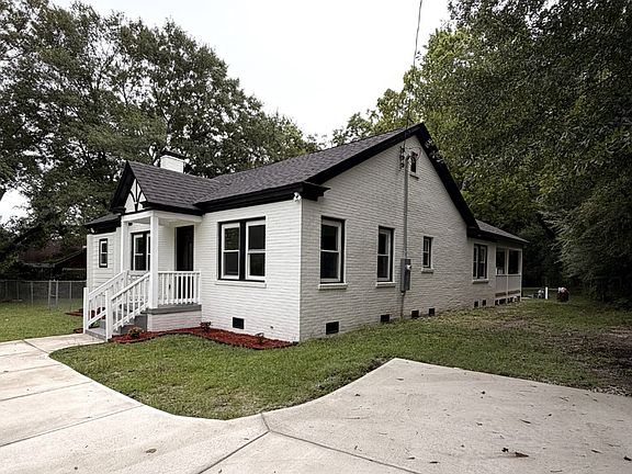 3rd image of 2385 Elm Dr