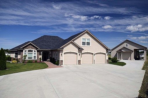 1st image of 102 Linda Ln