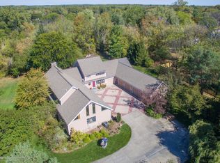 1820 Canyon Trl, Lansing, MI 48917