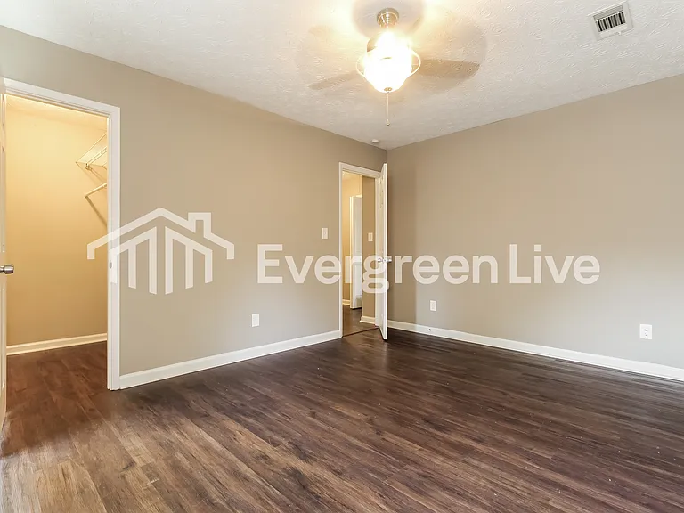 7401 Brampton Ct — Photo 11