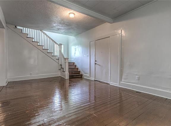 4th image of 2230 Stewart Ave