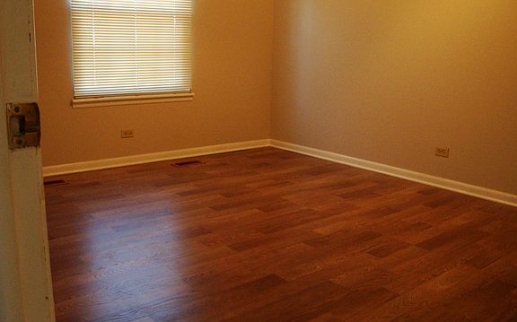 2nd image of 1109 Woodbury Ln APT C1