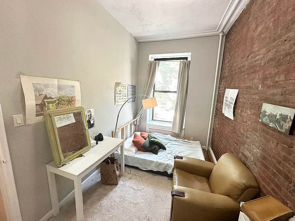 1st image of 122 W 81st St APT 5