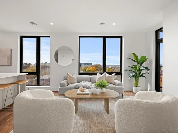 1515 Commonwealth Ave #706, Brighton, MA 02135