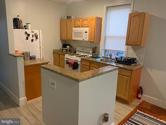 2nd image of 2620 Brown St Unit 3