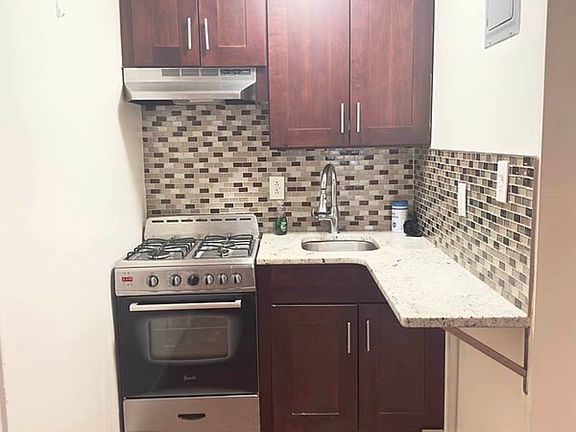 4th image of 33 W 76th St APT 1A