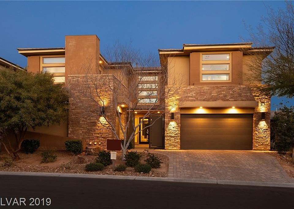 1st image of 76 Grey Feather Dr