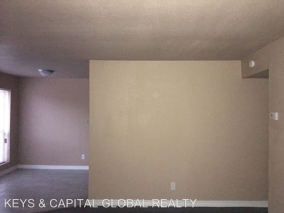 3rd image of 1009 Gunnison St APT C