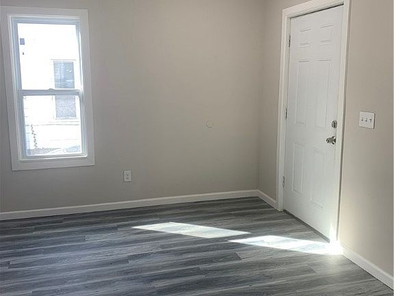 5th image of 214 E 29th St
