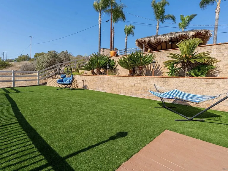 Palos Verdes Dr — Photo 22