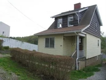 118 Park St photo 1