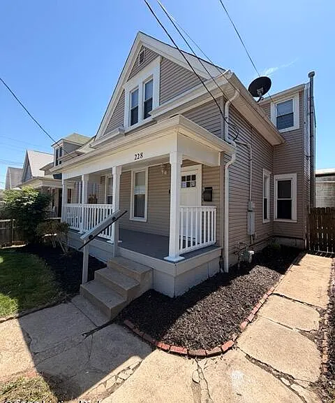 228 E Burnett Ave — Photo 24