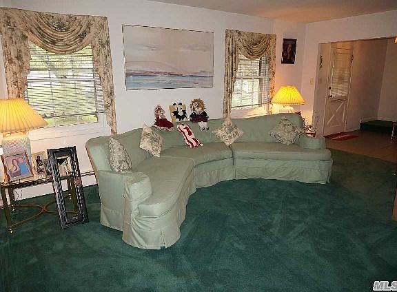 4th image of 12 Hallowell Ln
