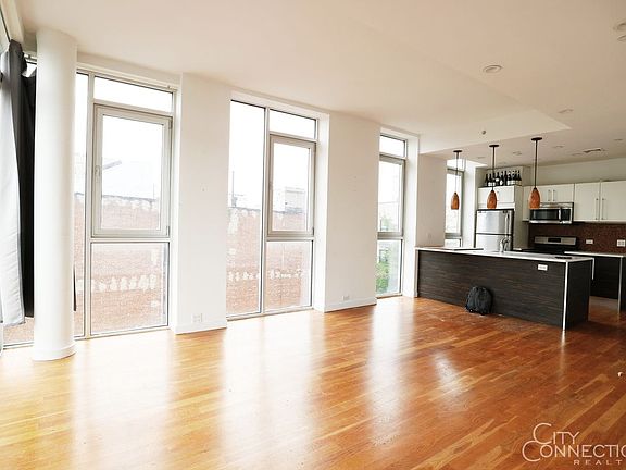 3rd image of 31 Kosciuszko St APT 5A