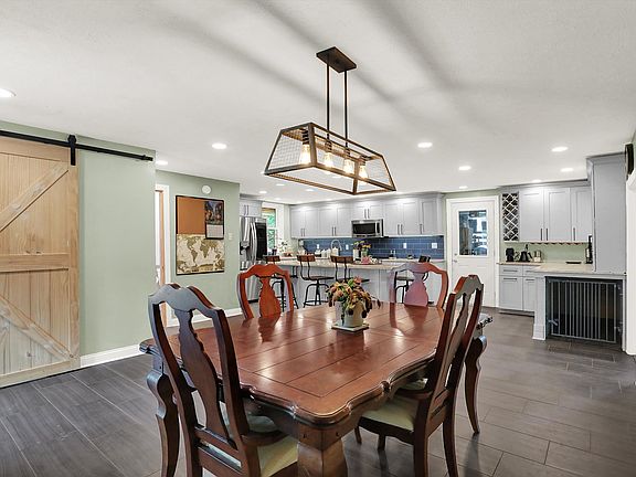 4th image of 9035 Horseshoe Dr