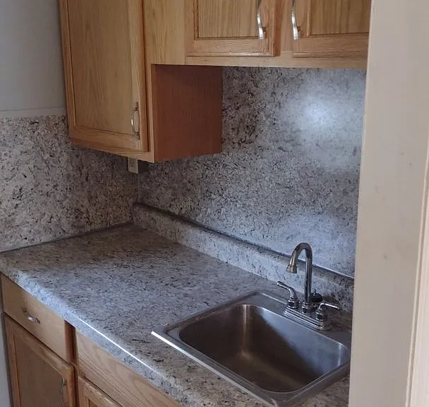 2204 E University Ave — Photo 15