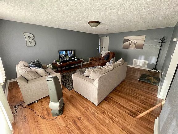 4th image of 10201 S Winston Way