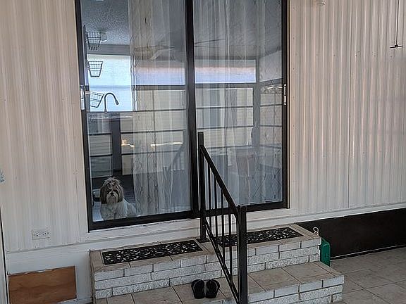 5th image of 35 Butler Blvd