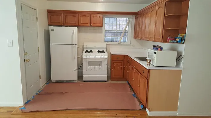 Rented by Bouklis Group | media 11